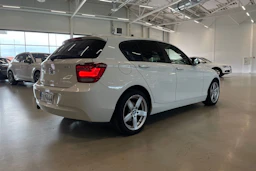 valkoinen BMW 116 2013 kuva 12.