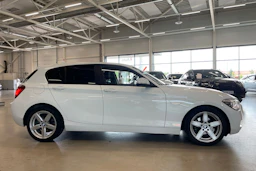 valkoinen BMW 116 2013 kuva 13.