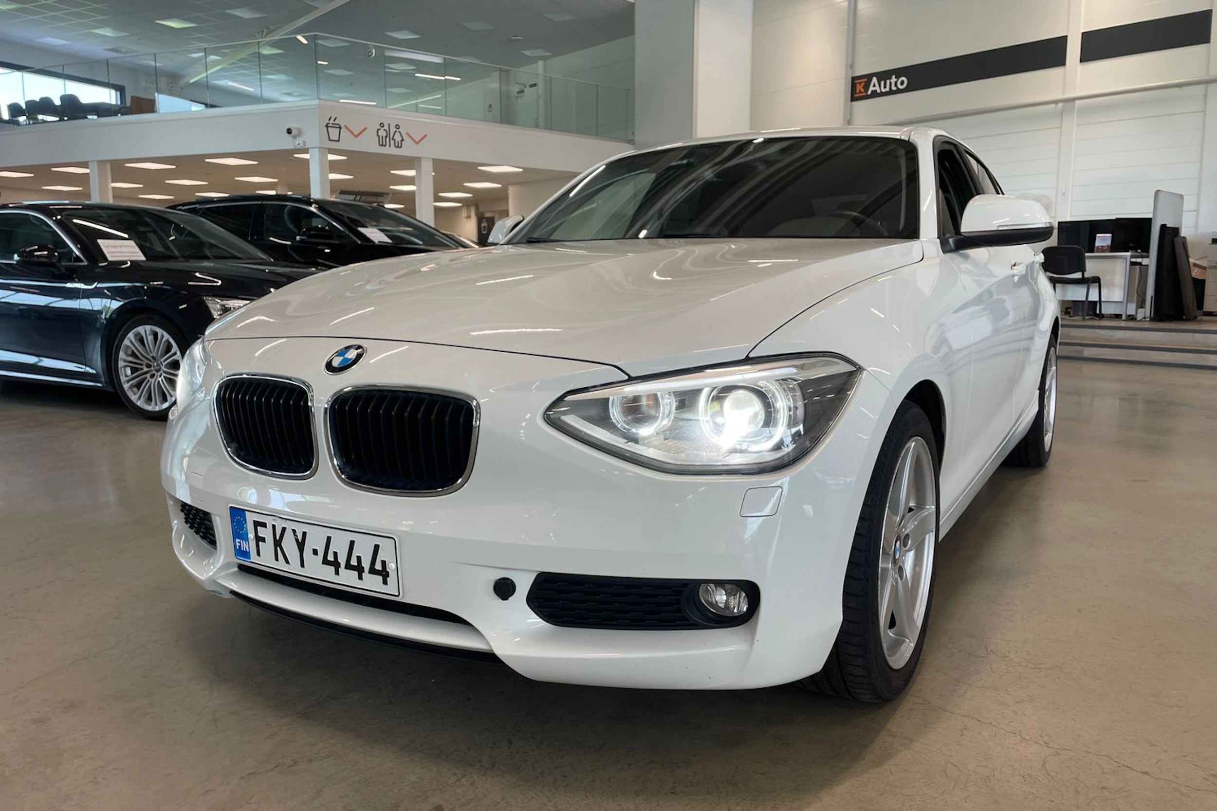 valkoinen BMW 116 2013 kuva 14.