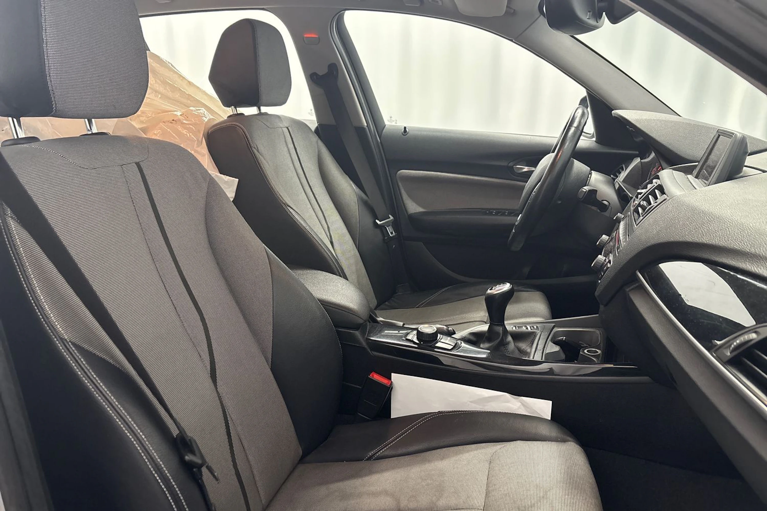 hopea BMW 116 2013 kuva 11.