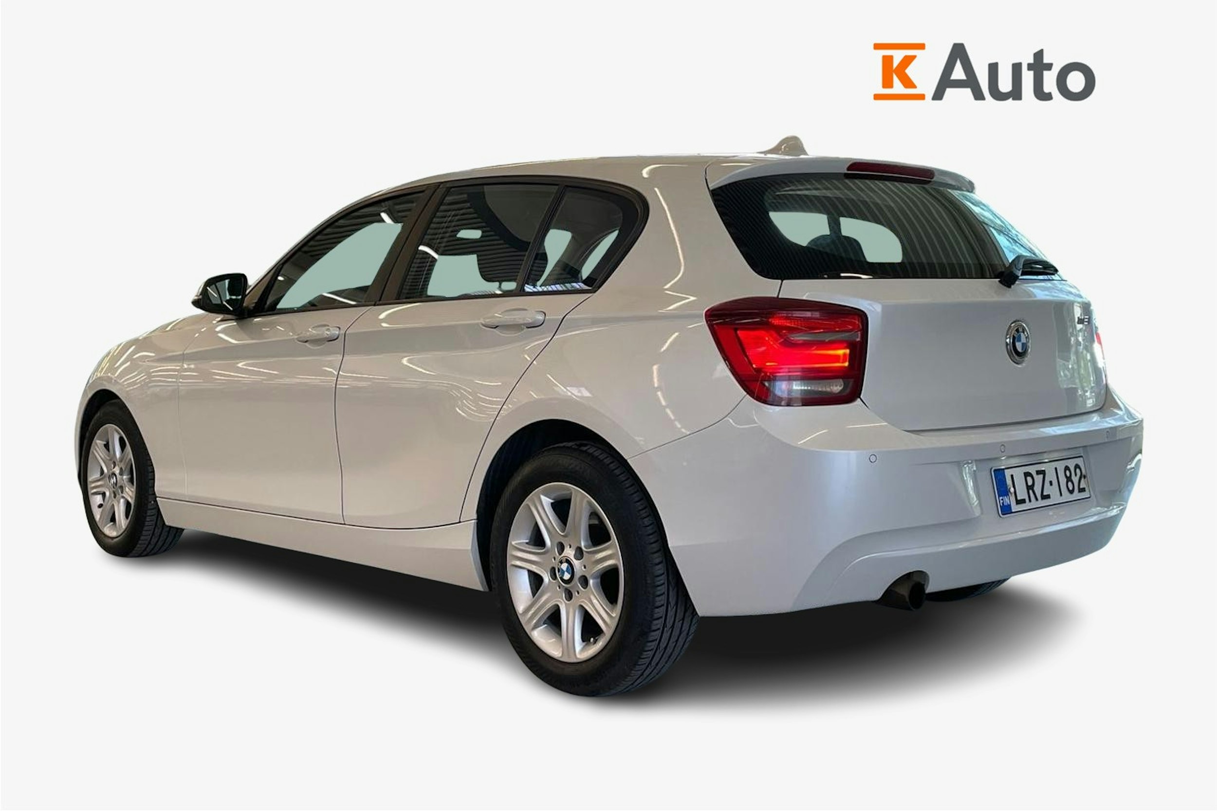 valkoinen BMW 116 2013 kuva 2.