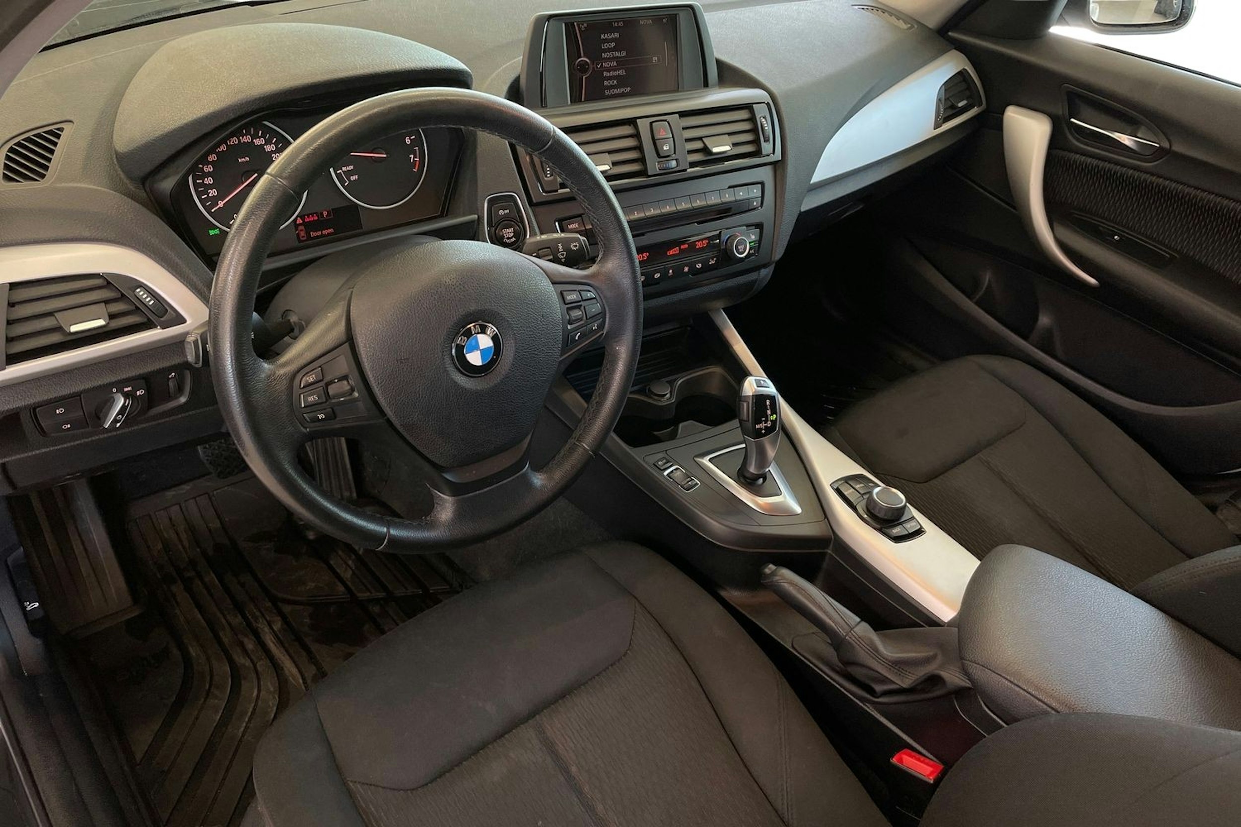 valkoinen BMW 116 2013 kuva 7.