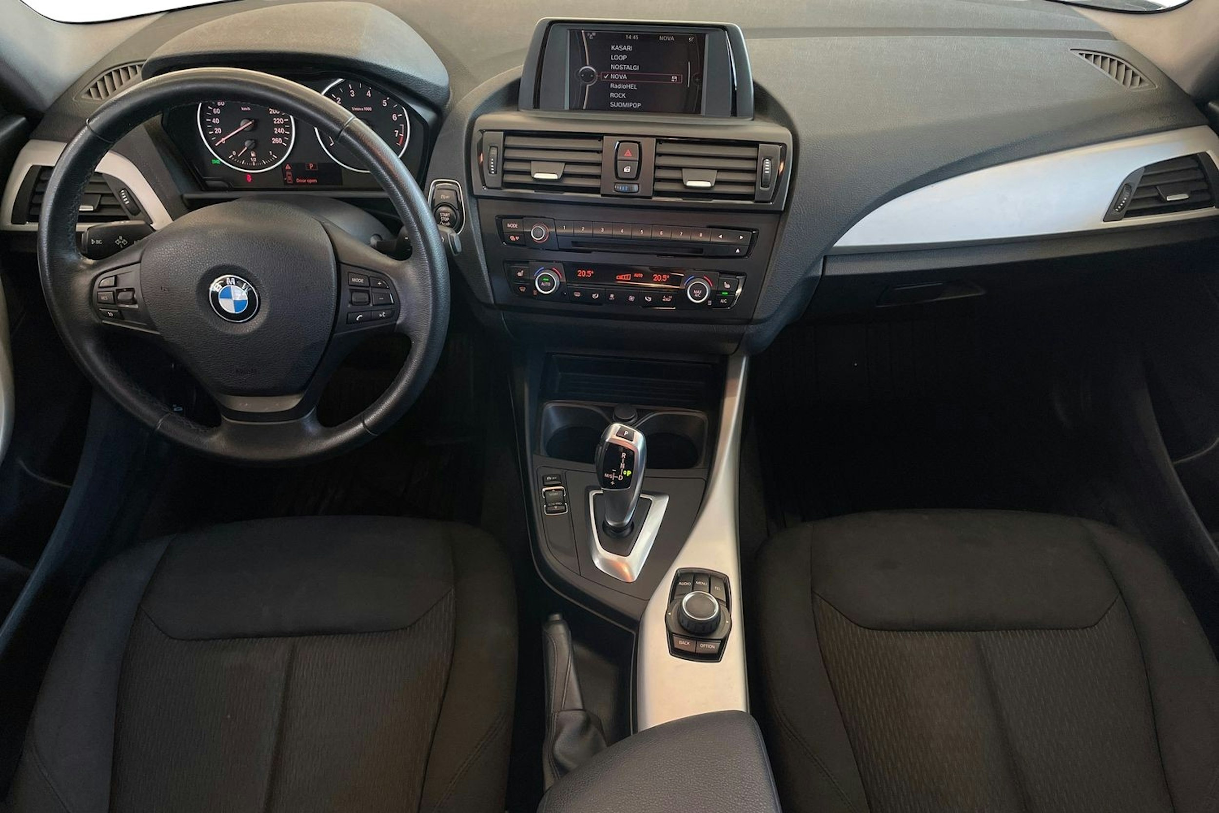 valkoinen BMW 116 2013 kuva 9.