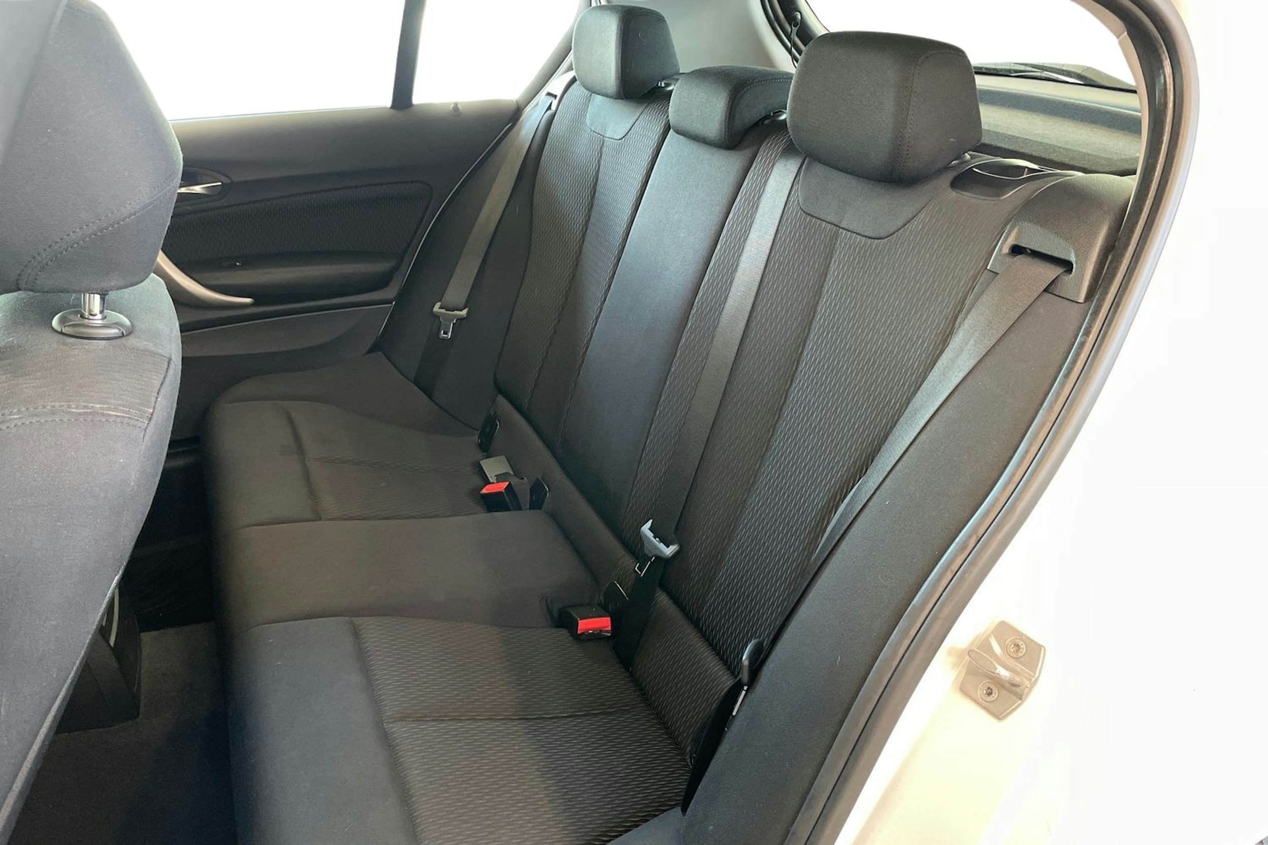 valkoinen BMW 116 2013 kuva 10.
