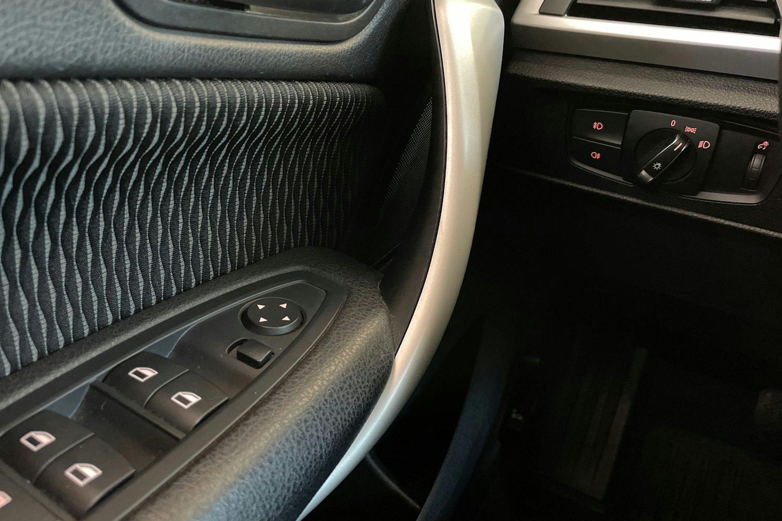 valkoinen BMW 116 2013 kuva 19.