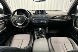 musta BMW 116 2013 kuva 7.