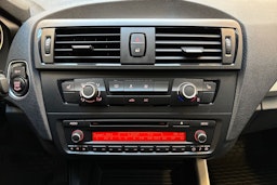 valkoinen BMW 116 2013 kuva 18.