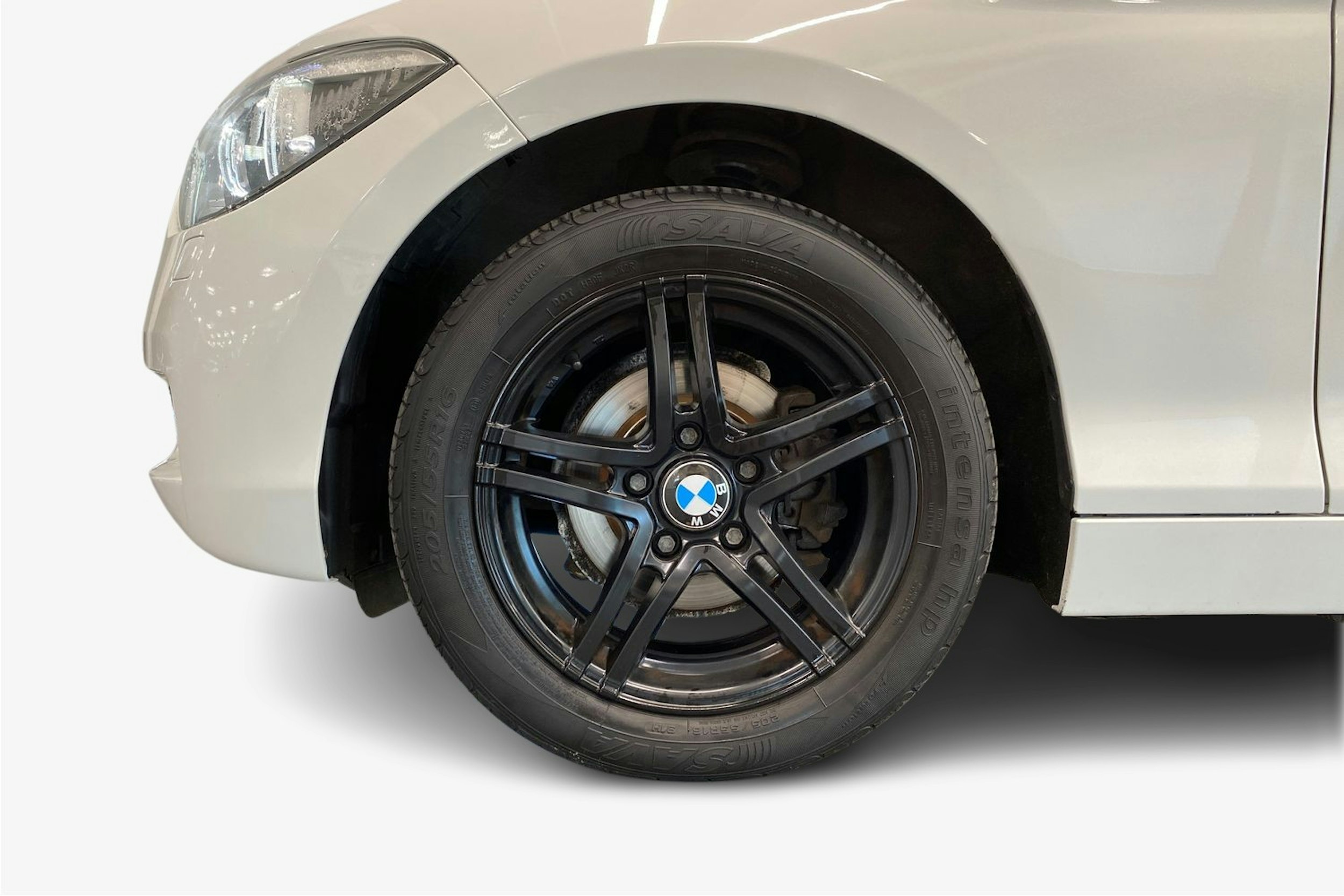 valkoinen BMW 116 2013 kuva 14.