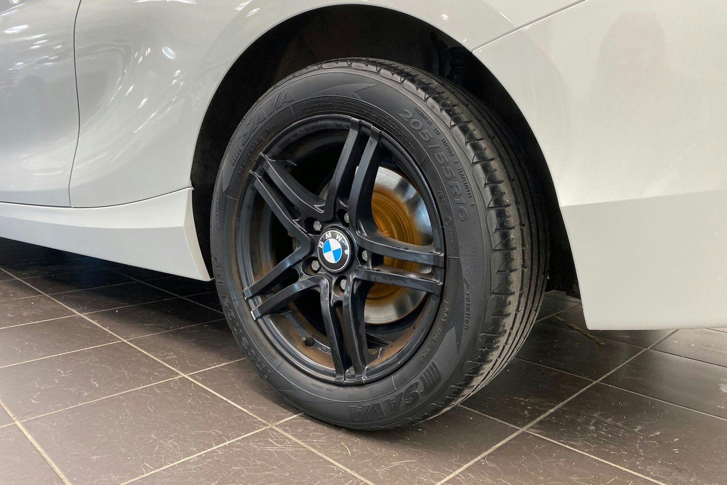 valkoinen BMW 116 2013 kuva 16.