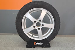 musta BMW 116 2014 kuva 11.