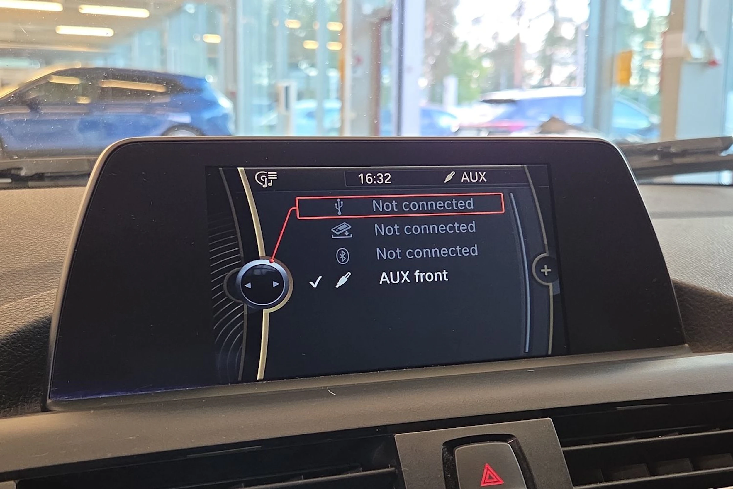 musta BMW 116 2014 kuva 17.