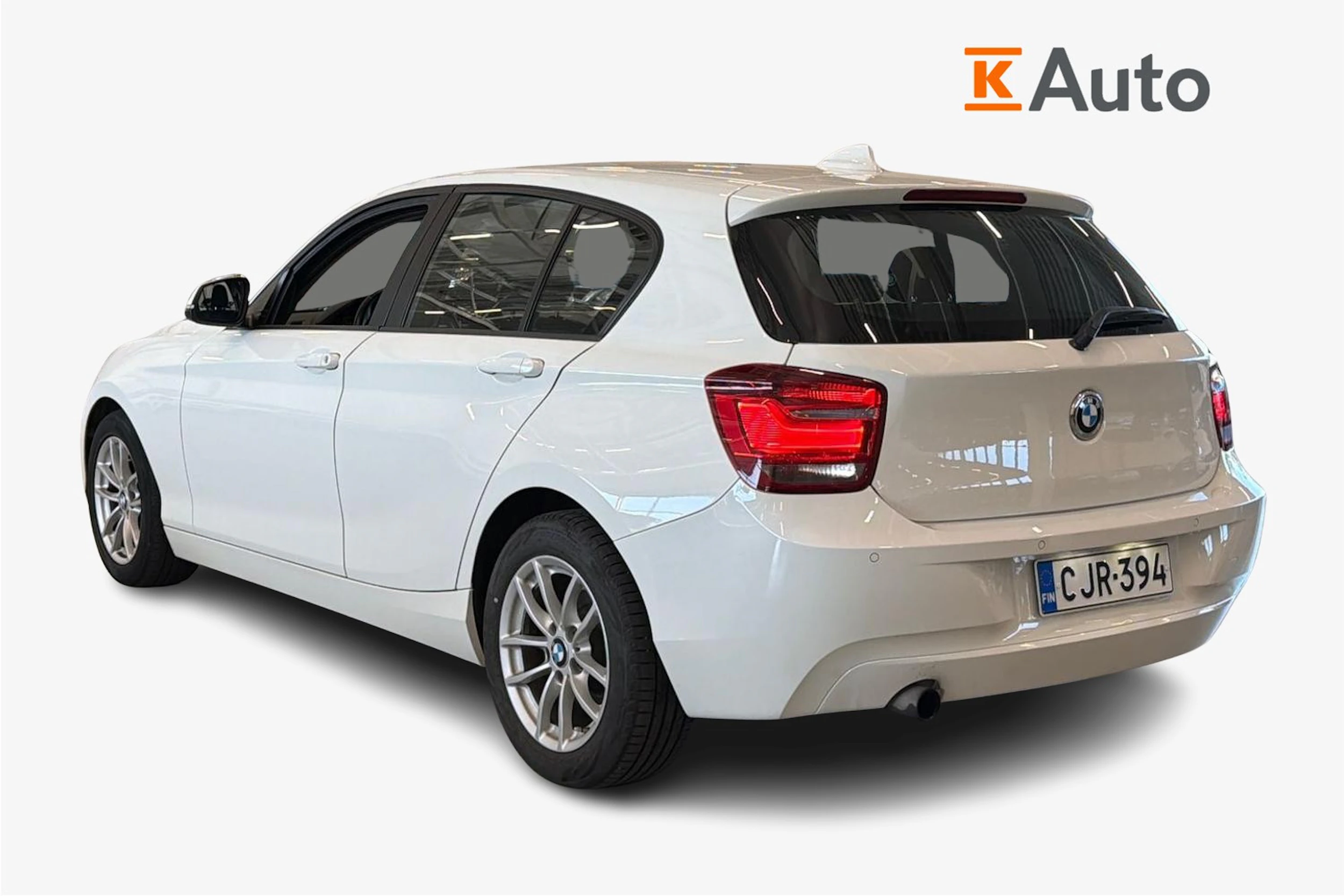 valkoinen BMW 116 2014 kuva 2.