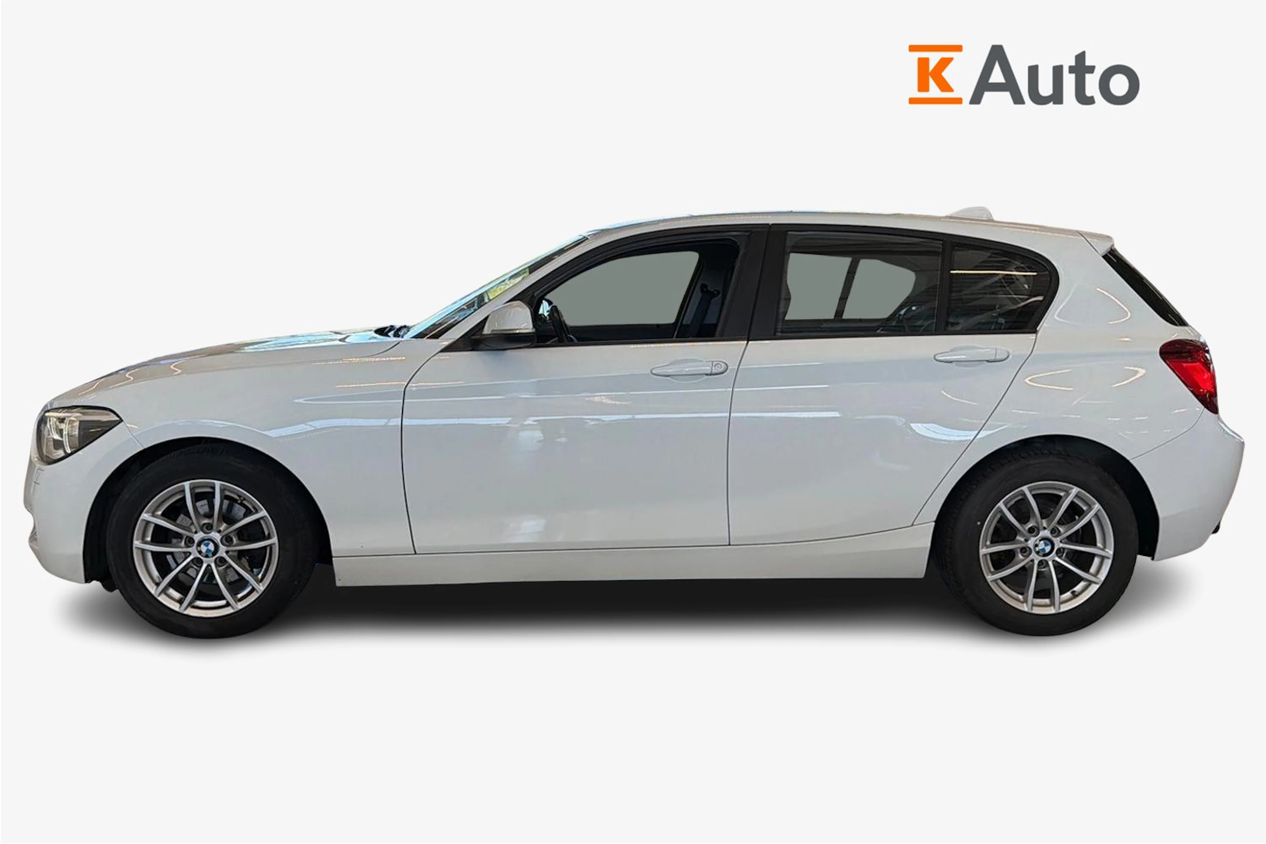 valkoinen BMW 116 2014 kuva 5.