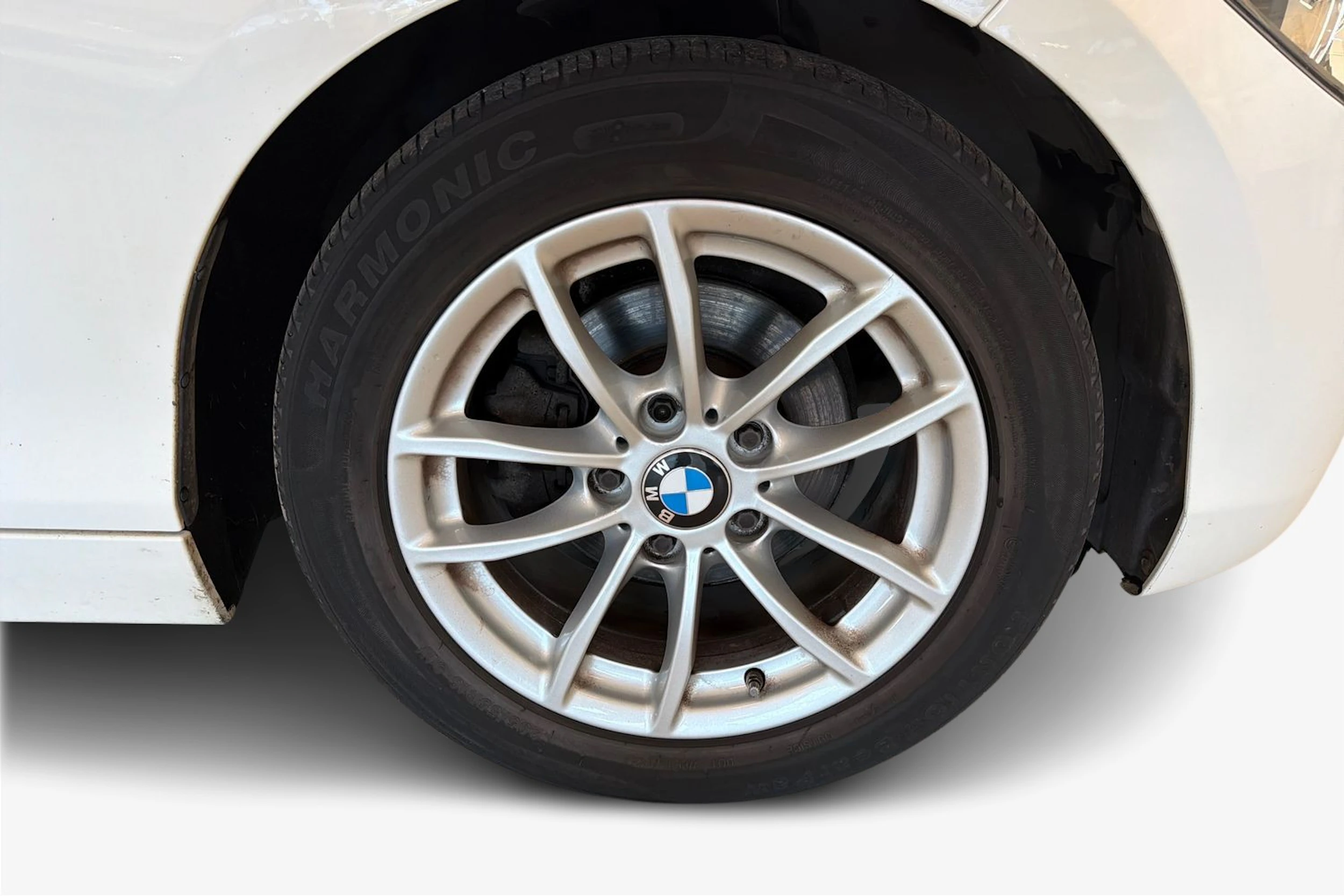 valkoinen BMW 116 2014 kuva 9.