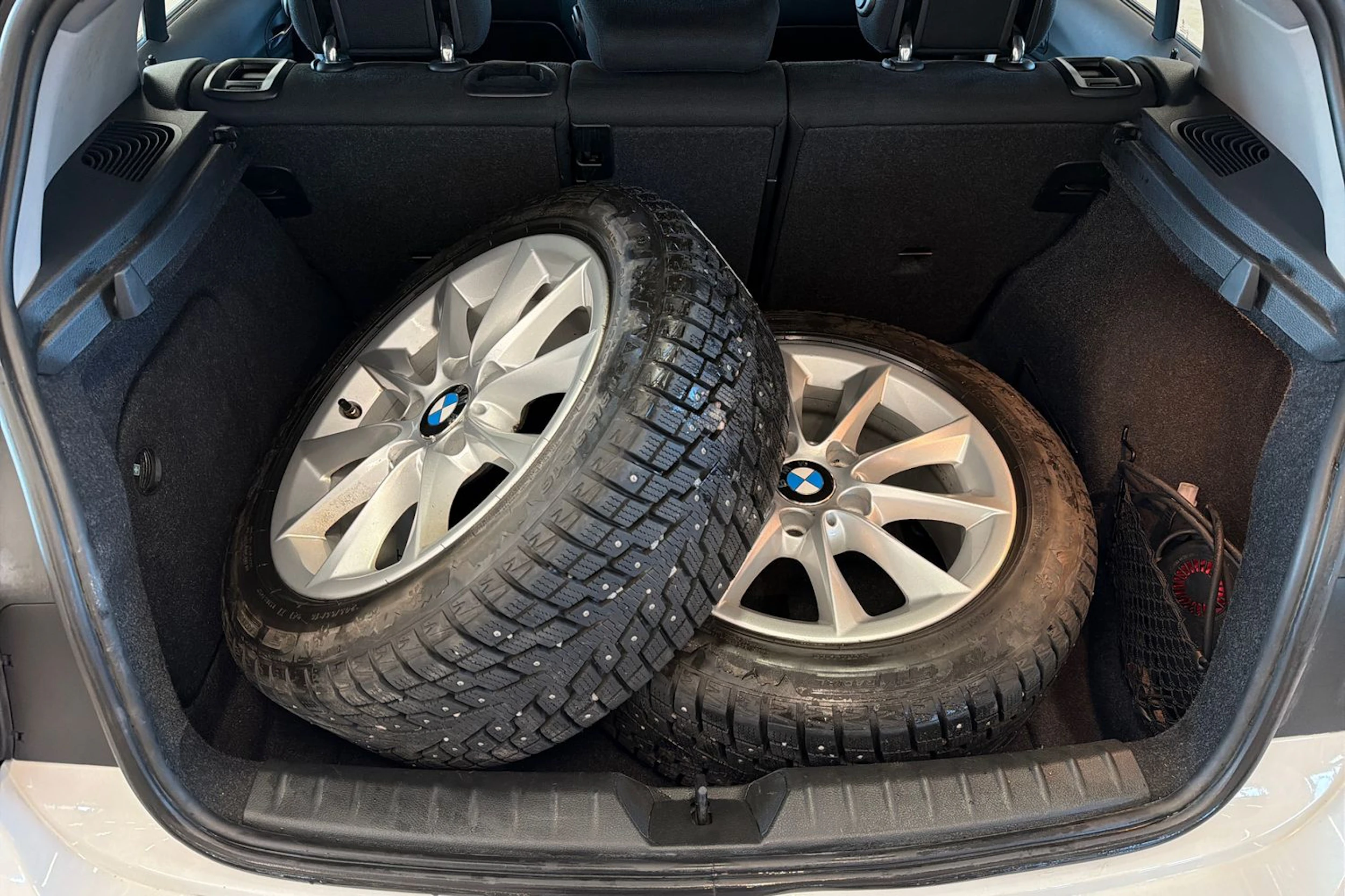 valkoinen BMW 116 2014 kuva 11.