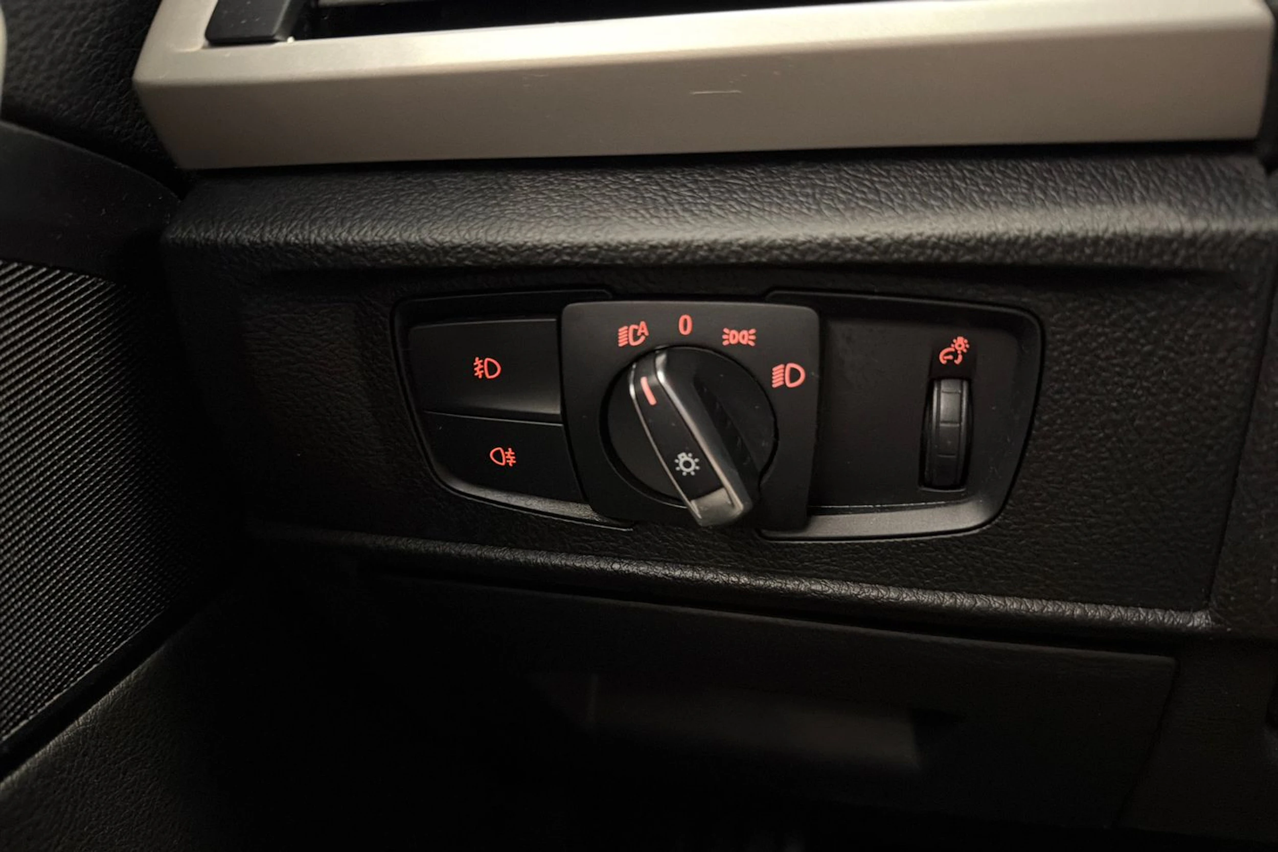 valkoinen BMW 116 2014 kuva 18.