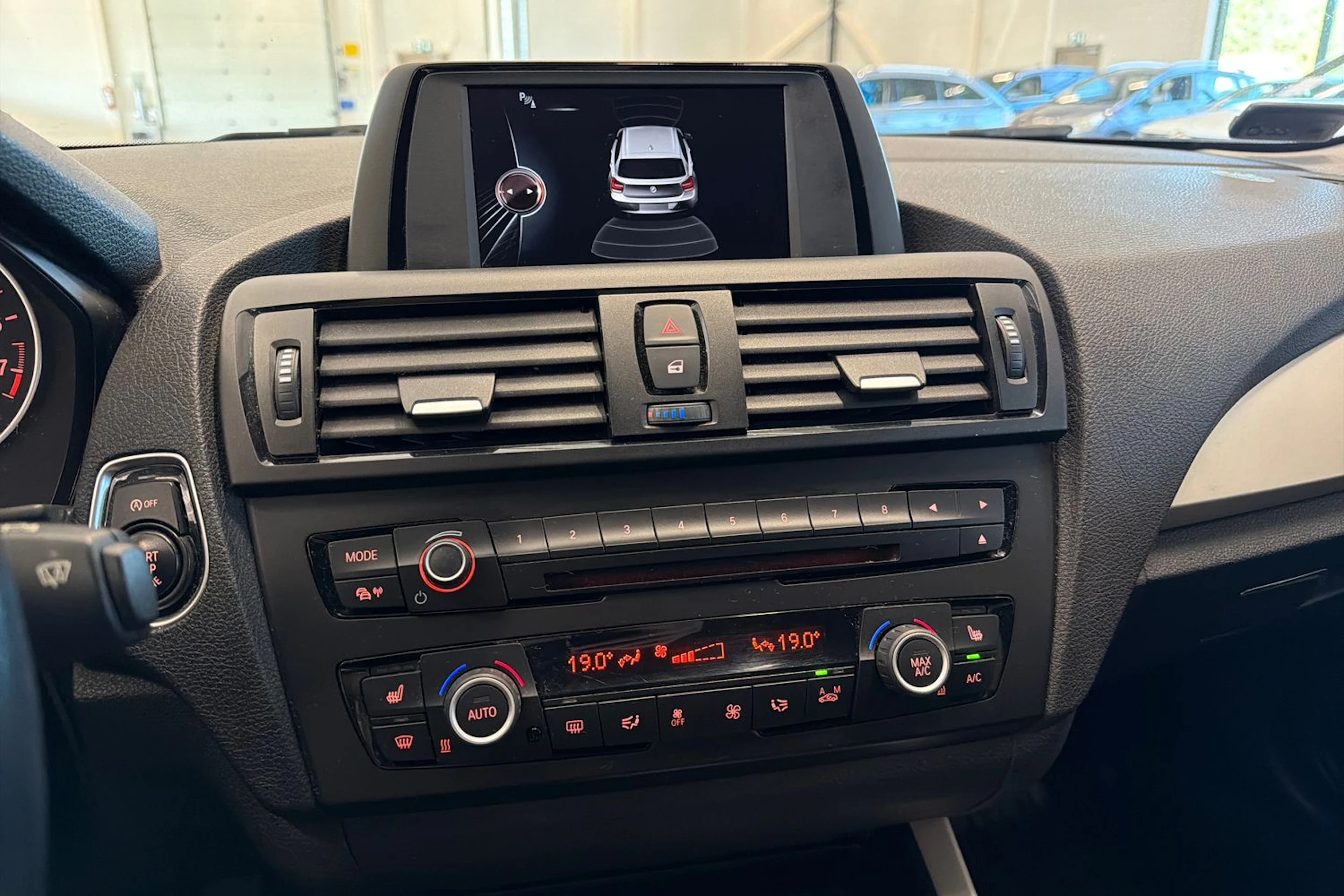 valkoinen BMW 116 2014 kuva 21.