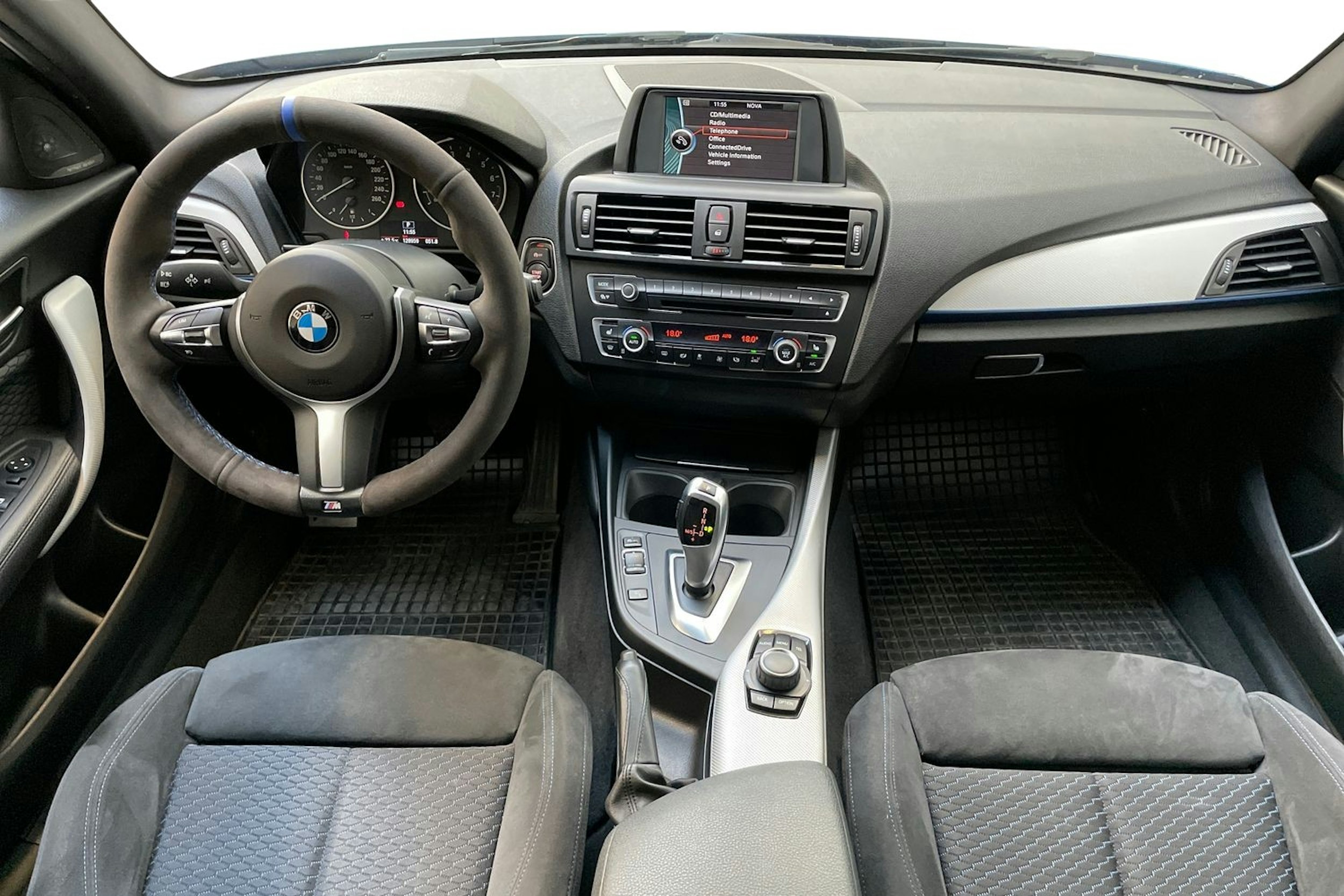 sininen BMW 116 2014 kuva 9.
