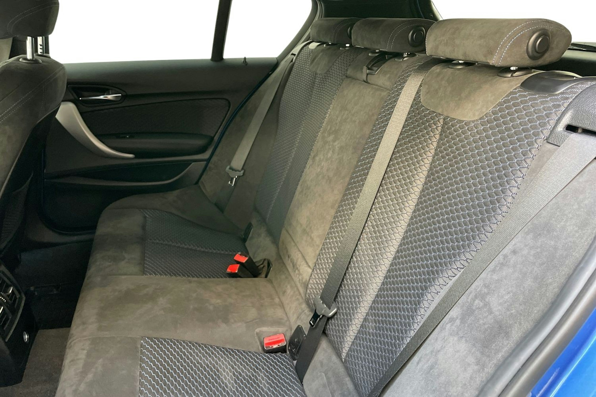 sininen BMW 116 2014 kuva 10.