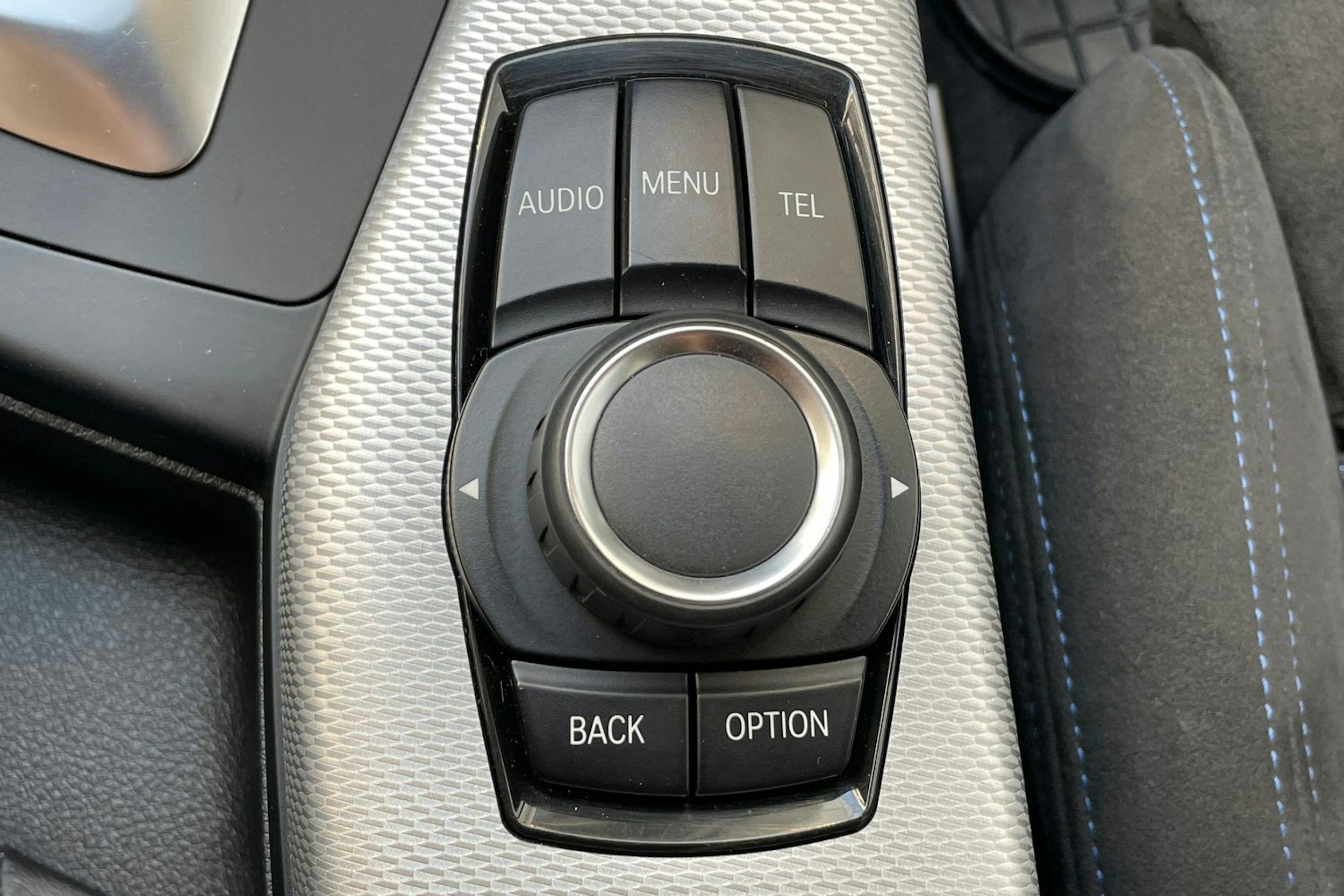sininen BMW 116 2014 kuva 29.
