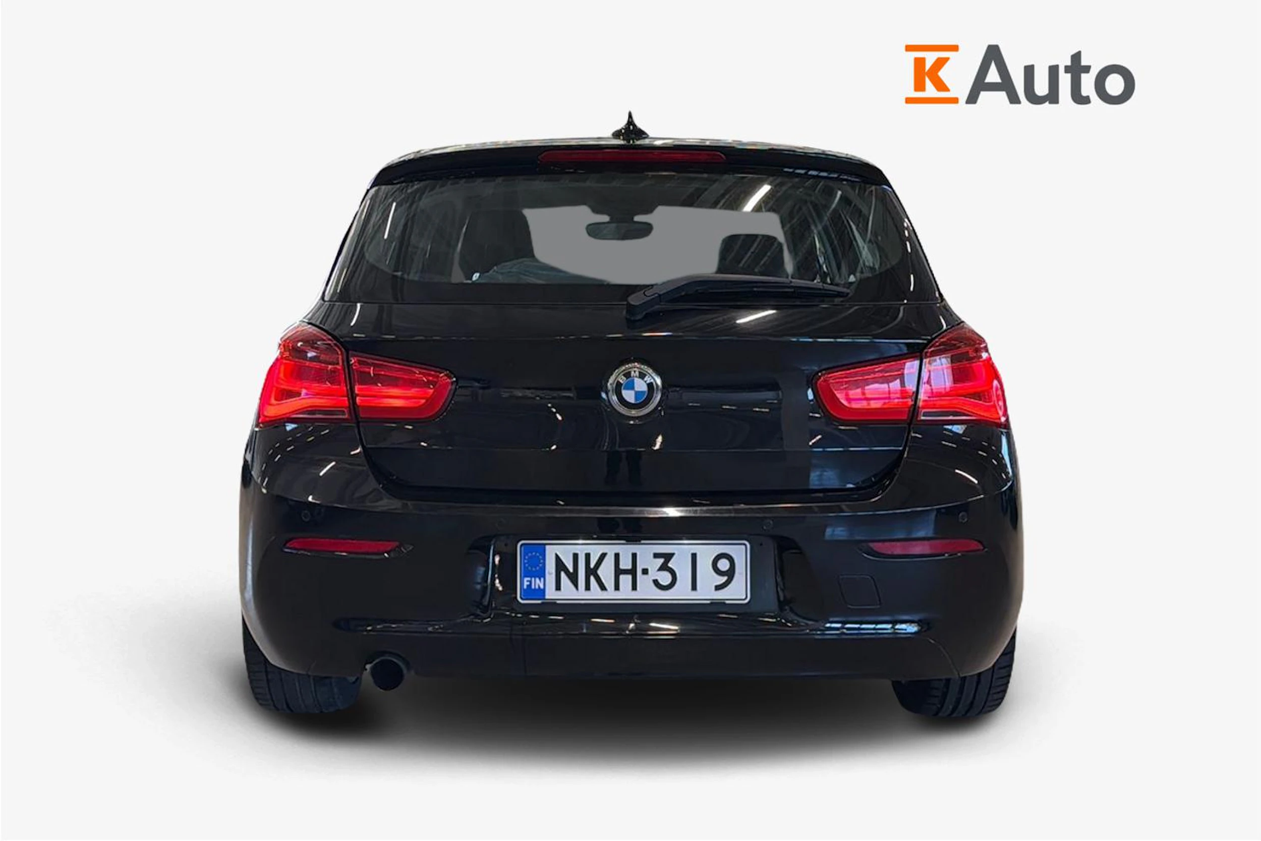 musta BMW 116 2015 kuva 3.