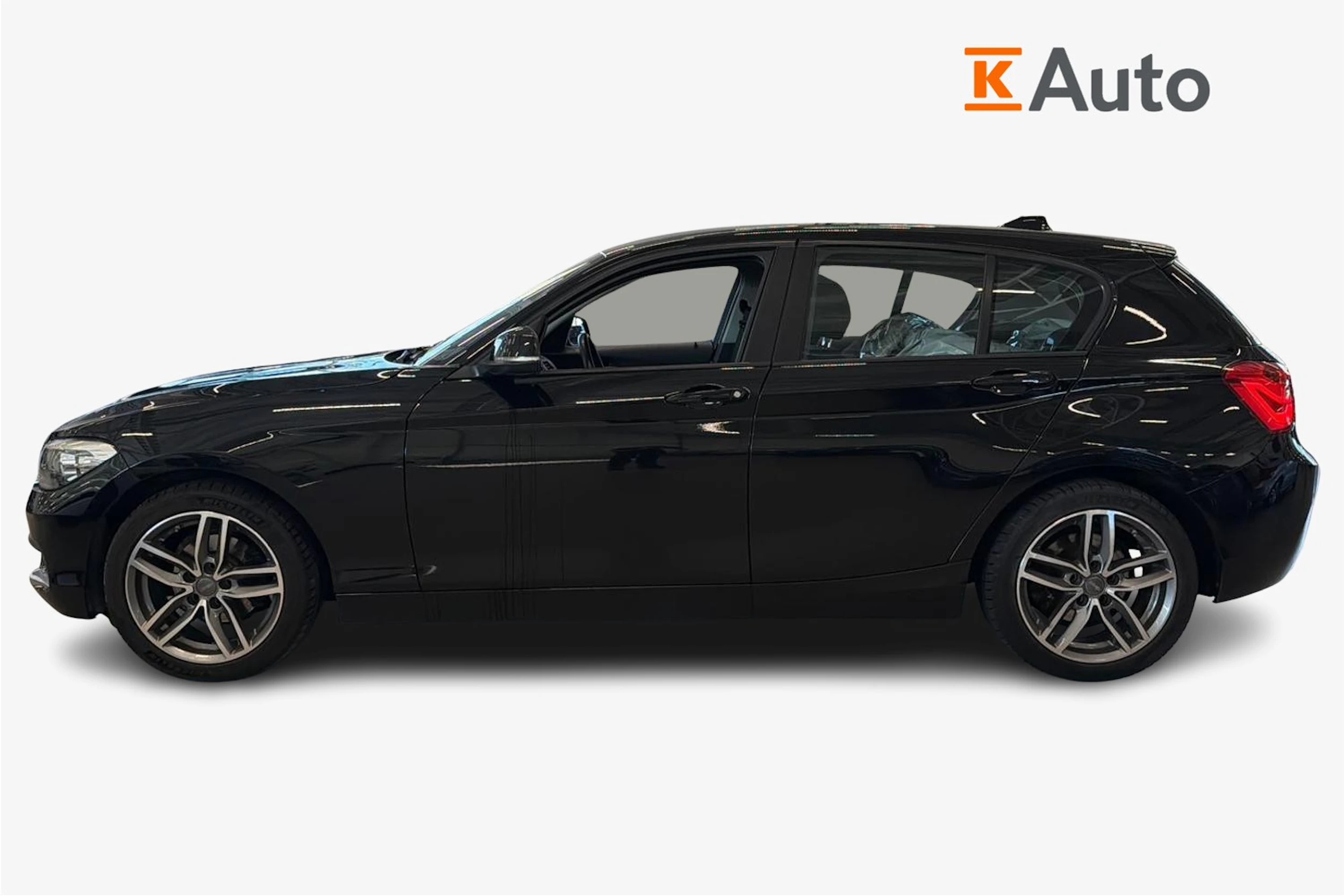musta BMW 116 2015 kuva 5.