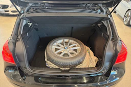 musta BMW 116 2015 kuva 11.