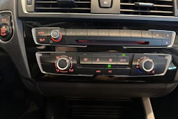 musta BMW 116 2015 kuva 20.