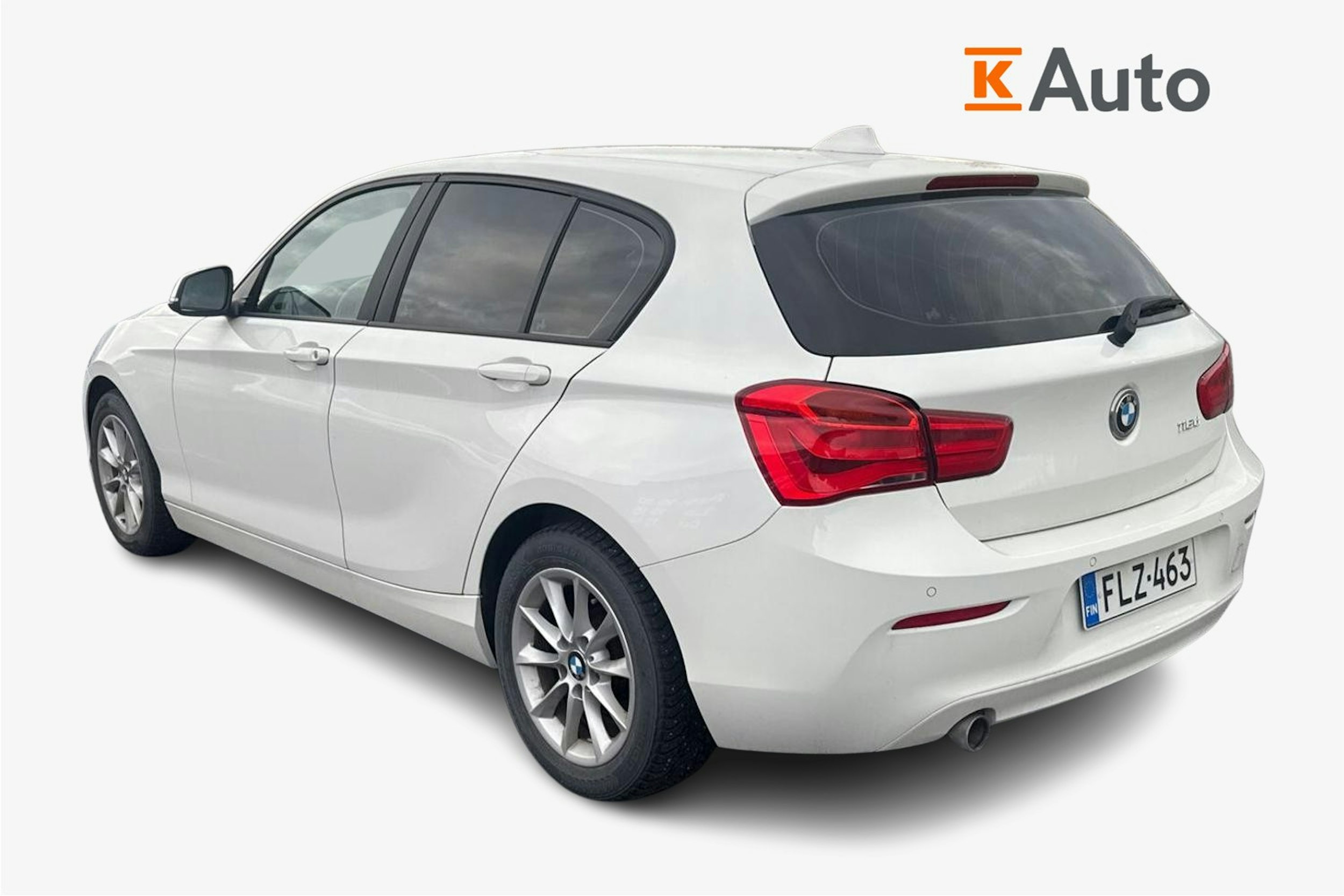 valkoinen BMW 116 2016 kuva 2.