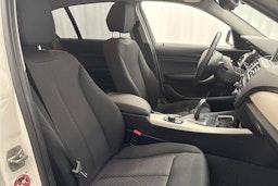 valkoinen BMW 116 2016 kuva 11.