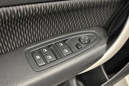 valkoinen BMW 116 2016 kuva 13.