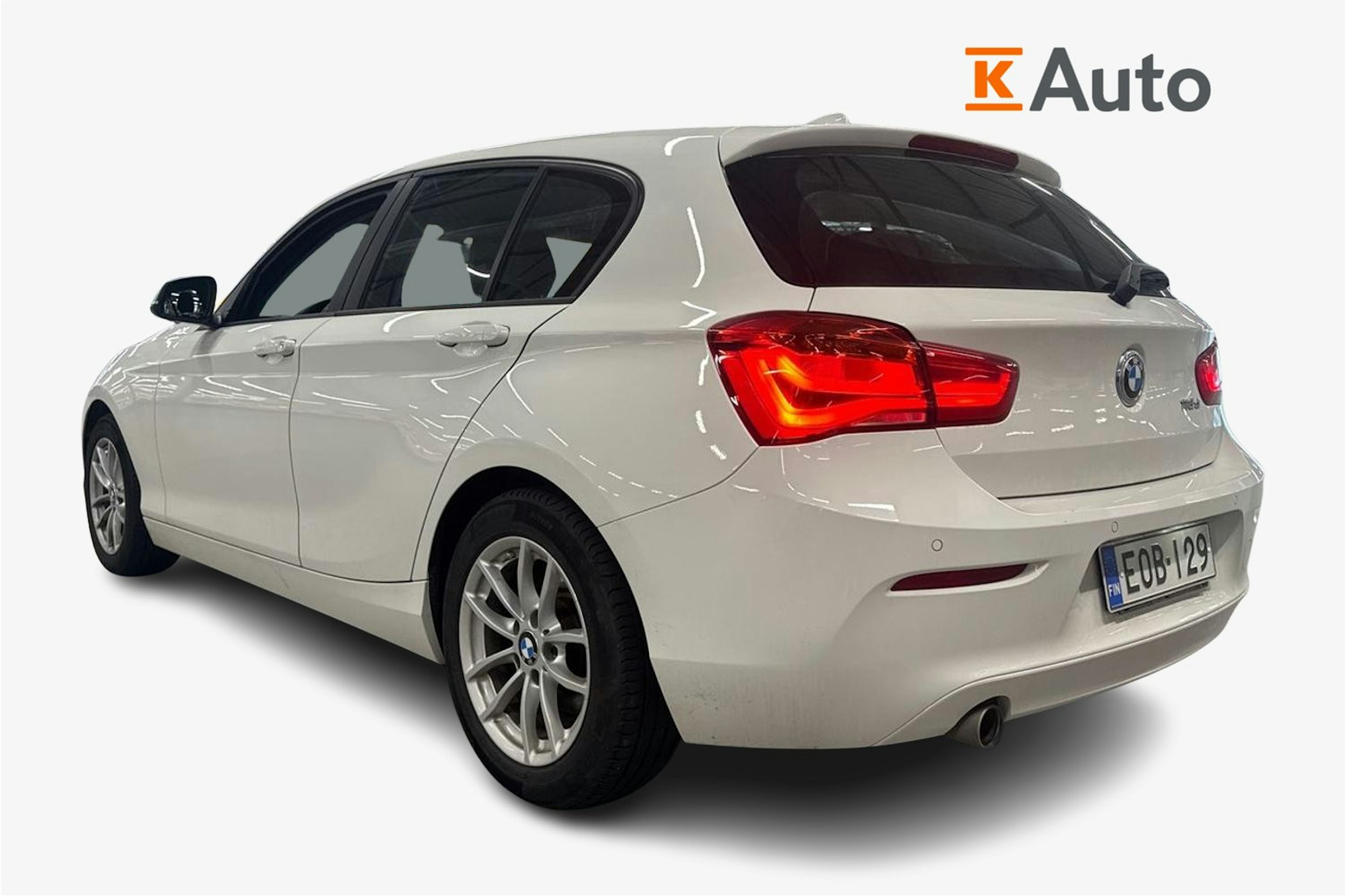 valkoinen BMW 116 2017 kuva 2.