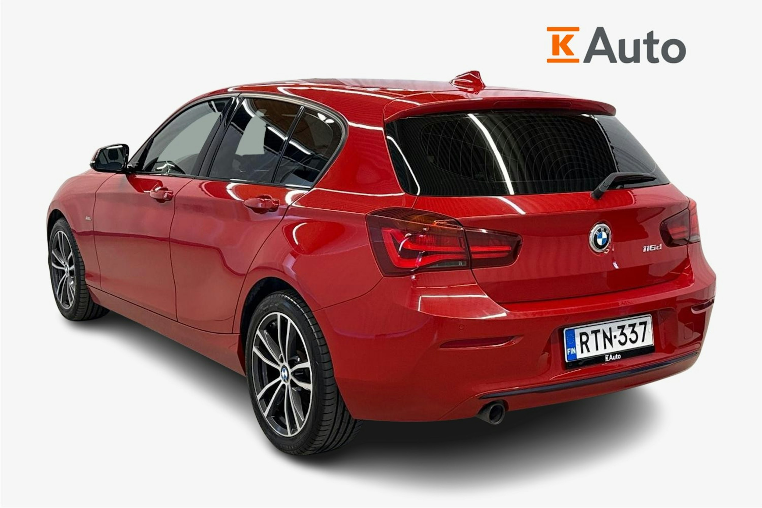 punainen BMW 116 2017 kuva 2.