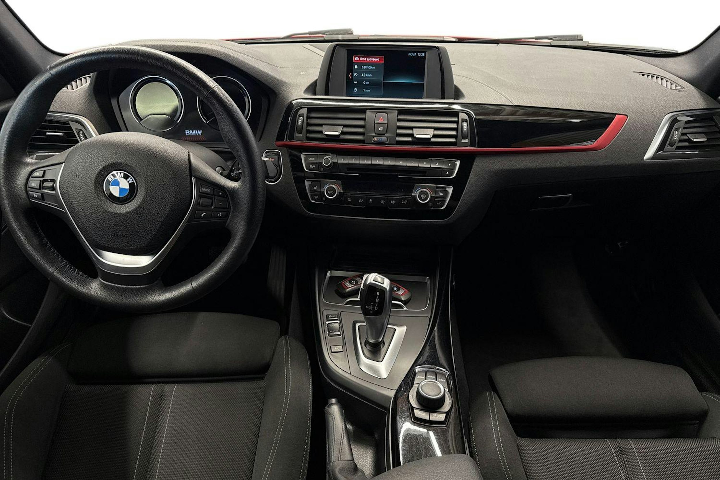 punainen BMW 116 2017 kuva 9.