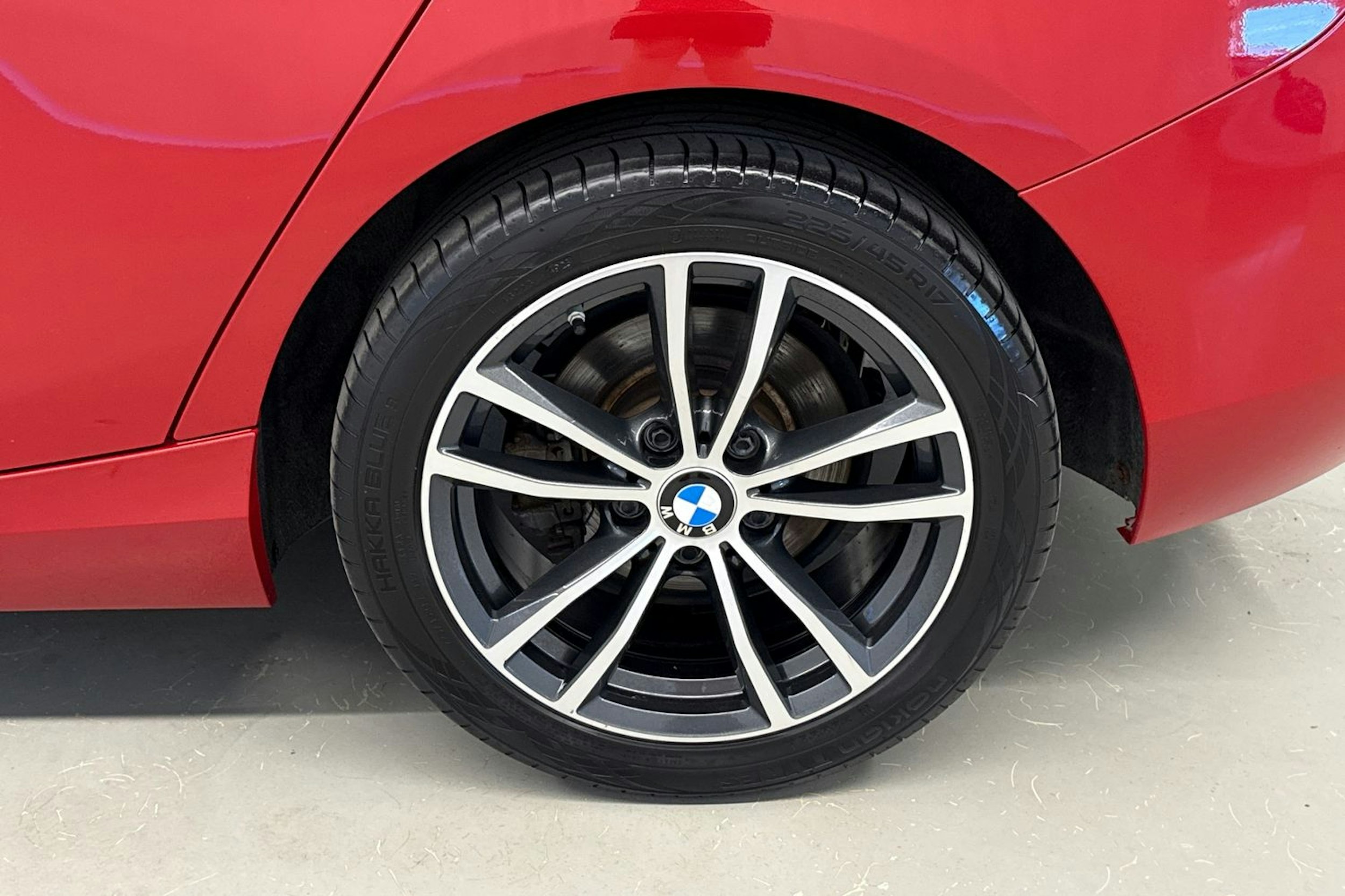 punainen BMW 116 2017 kuva 13.