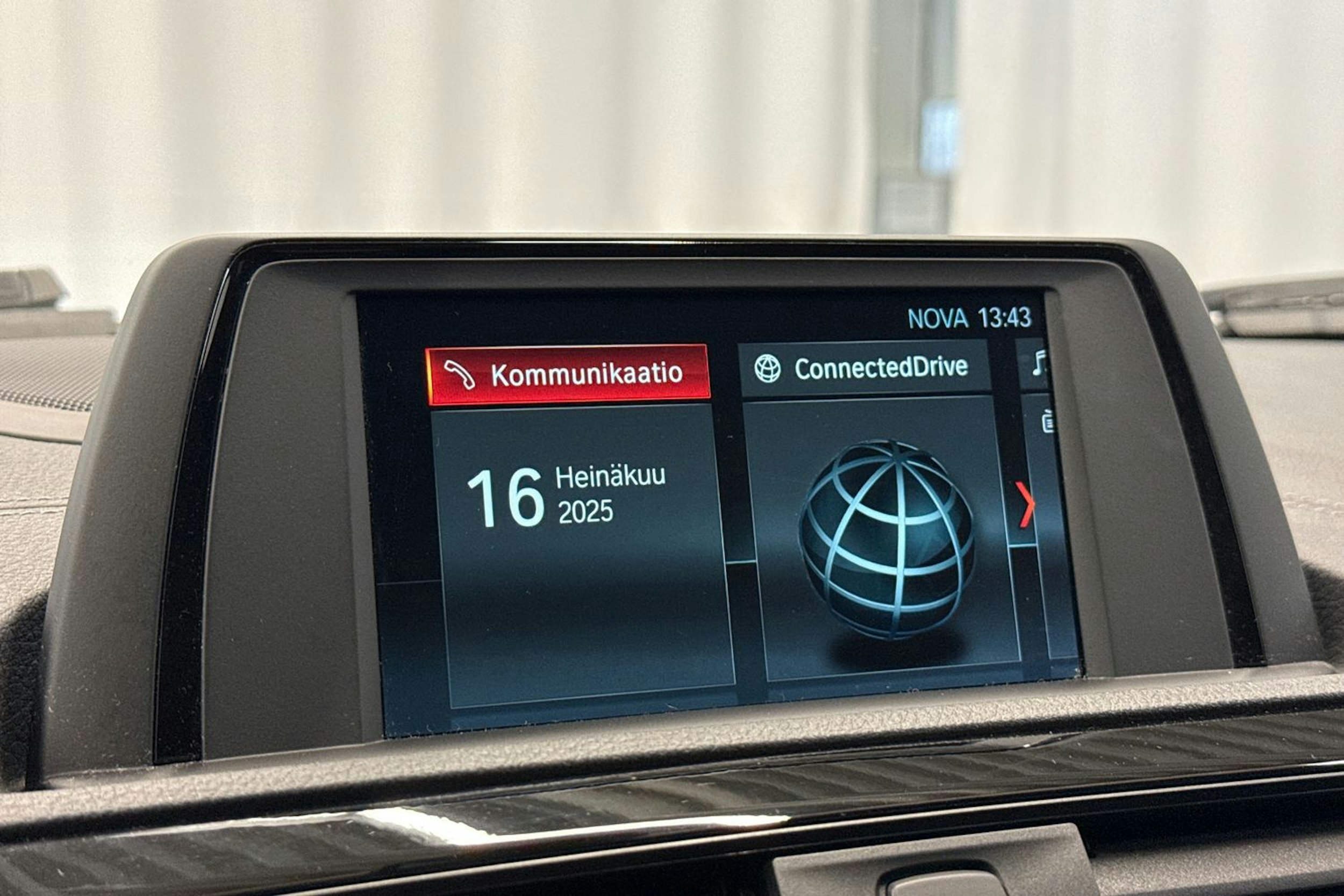 punainen BMW 116 2017 kuva 17.