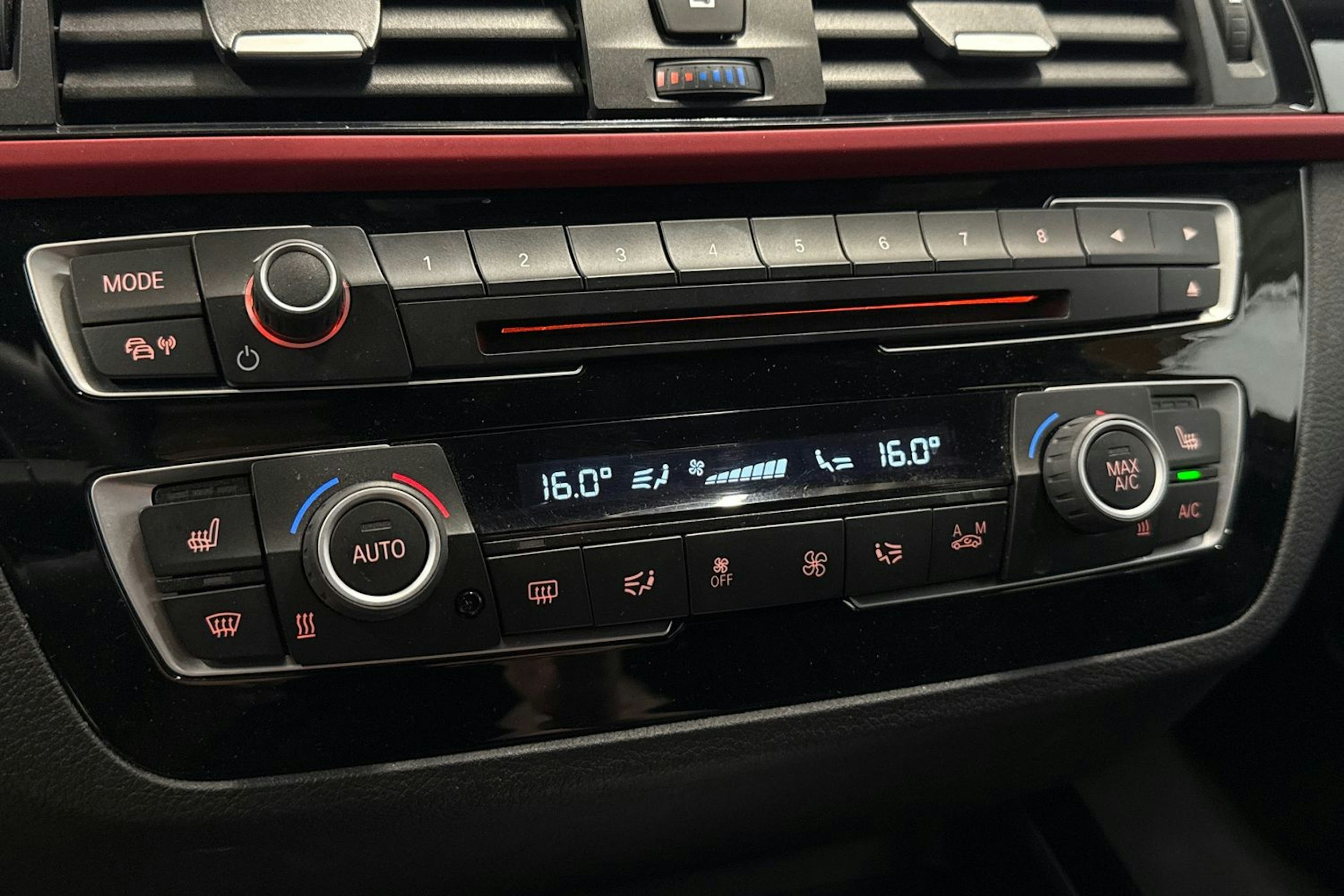 punainen BMW 116 2017 kuva 18.