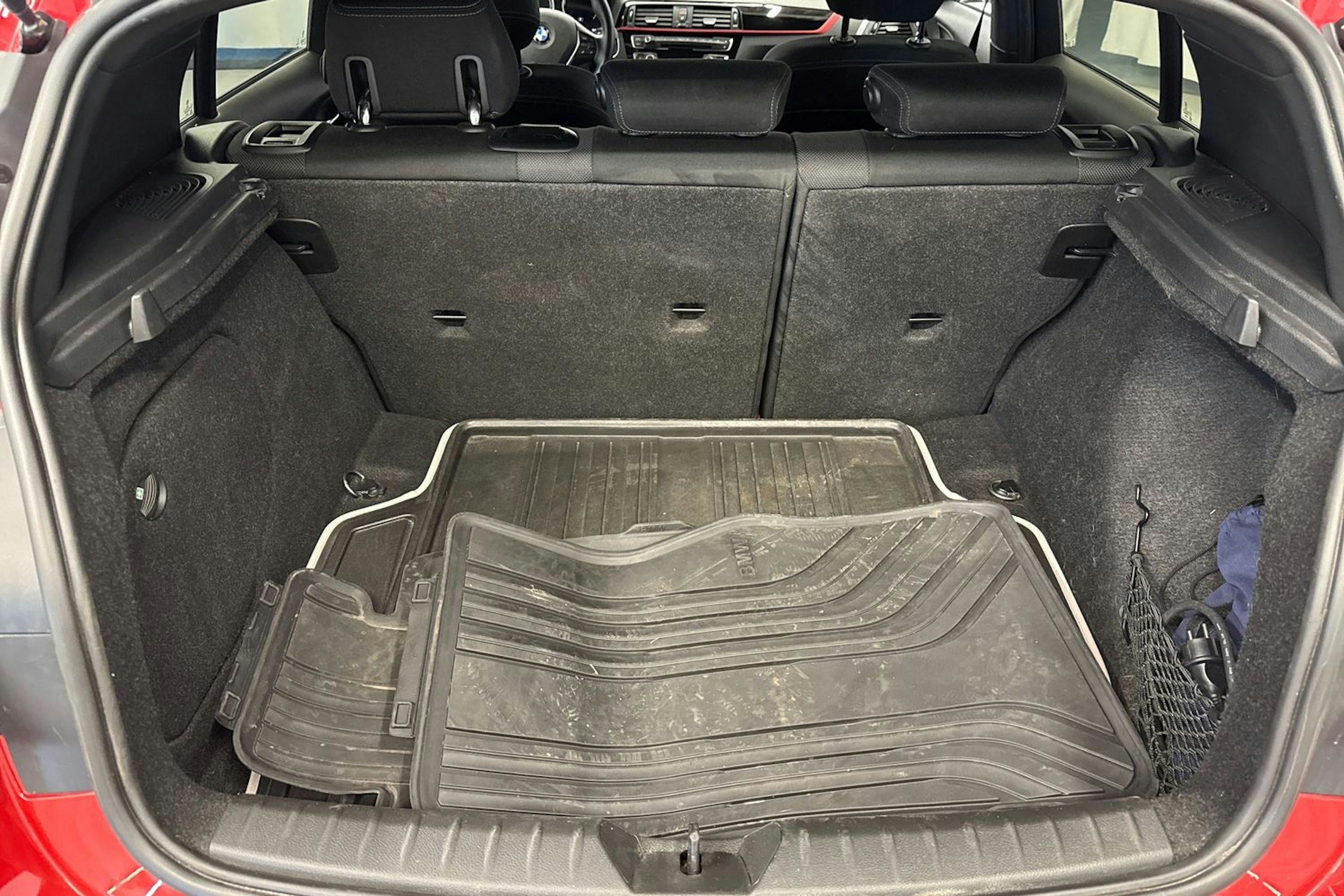 punainen BMW 116 2017 kuva 19.