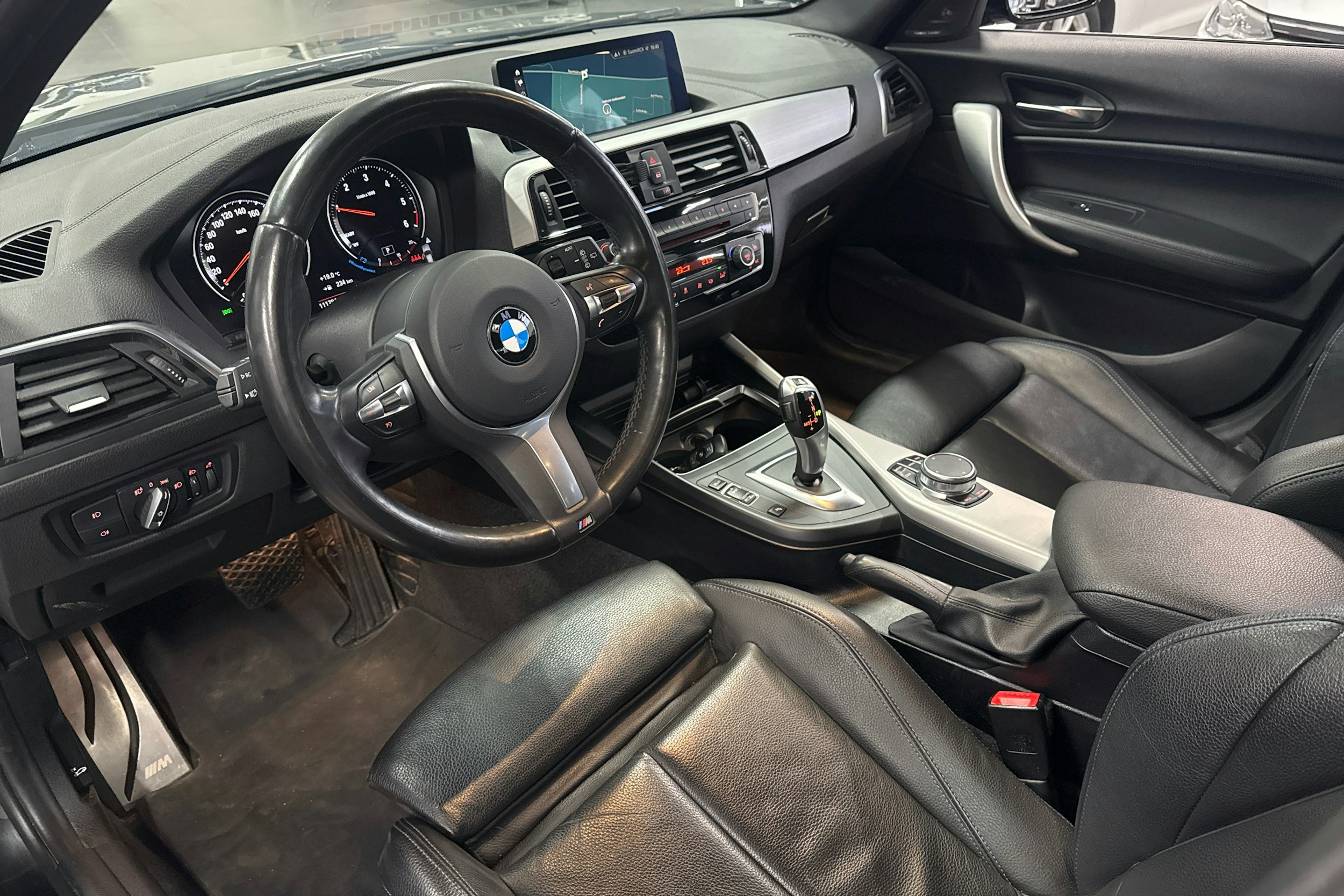 musta BMW 116 2019 kuva 6.