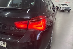 musta BMW 116 2019 kuva 12.