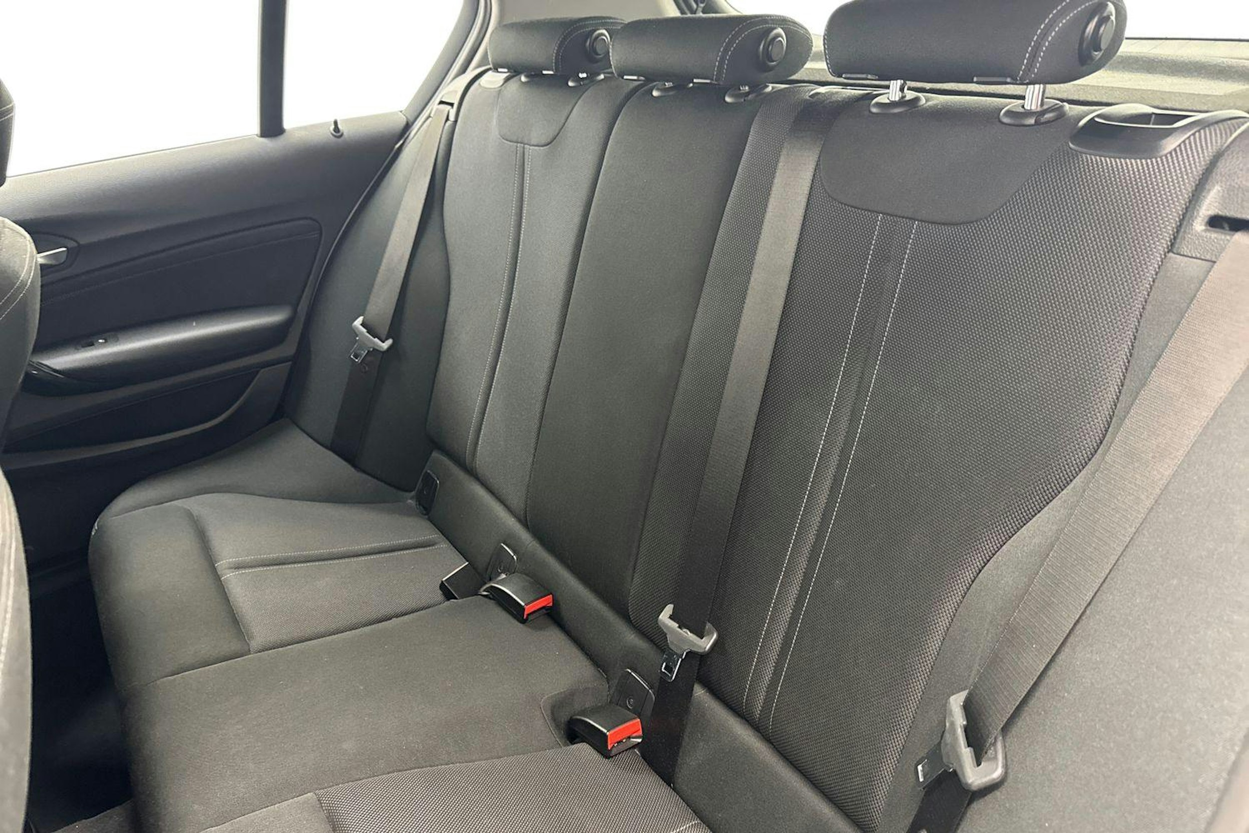 hopea BMW 116 2019 kuva 10.
