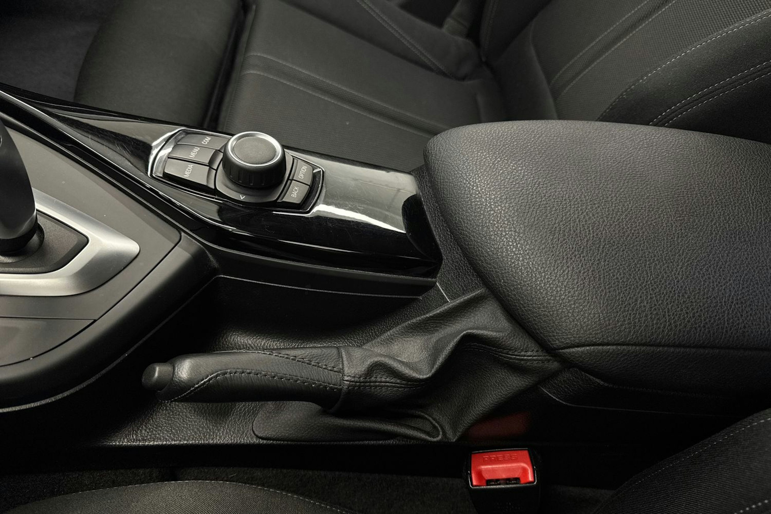 hopea BMW 116 2019 kuva 32.