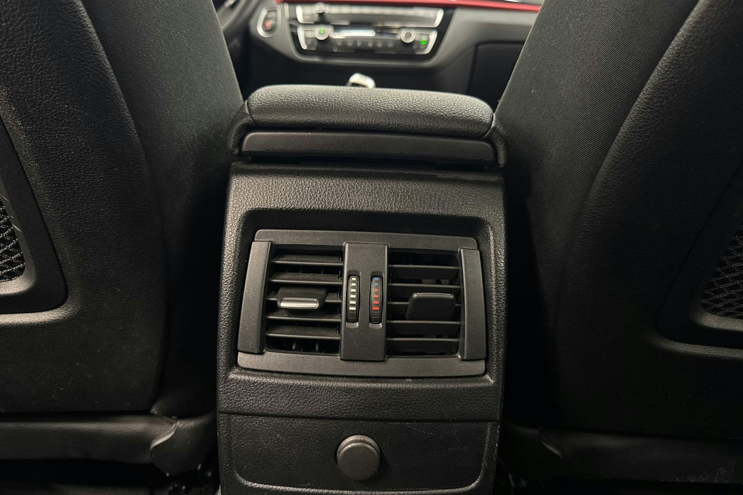 hopea BMW 116 2019 kuva 34.