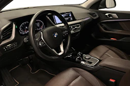 musta BMW 116 2022 kuva 8.