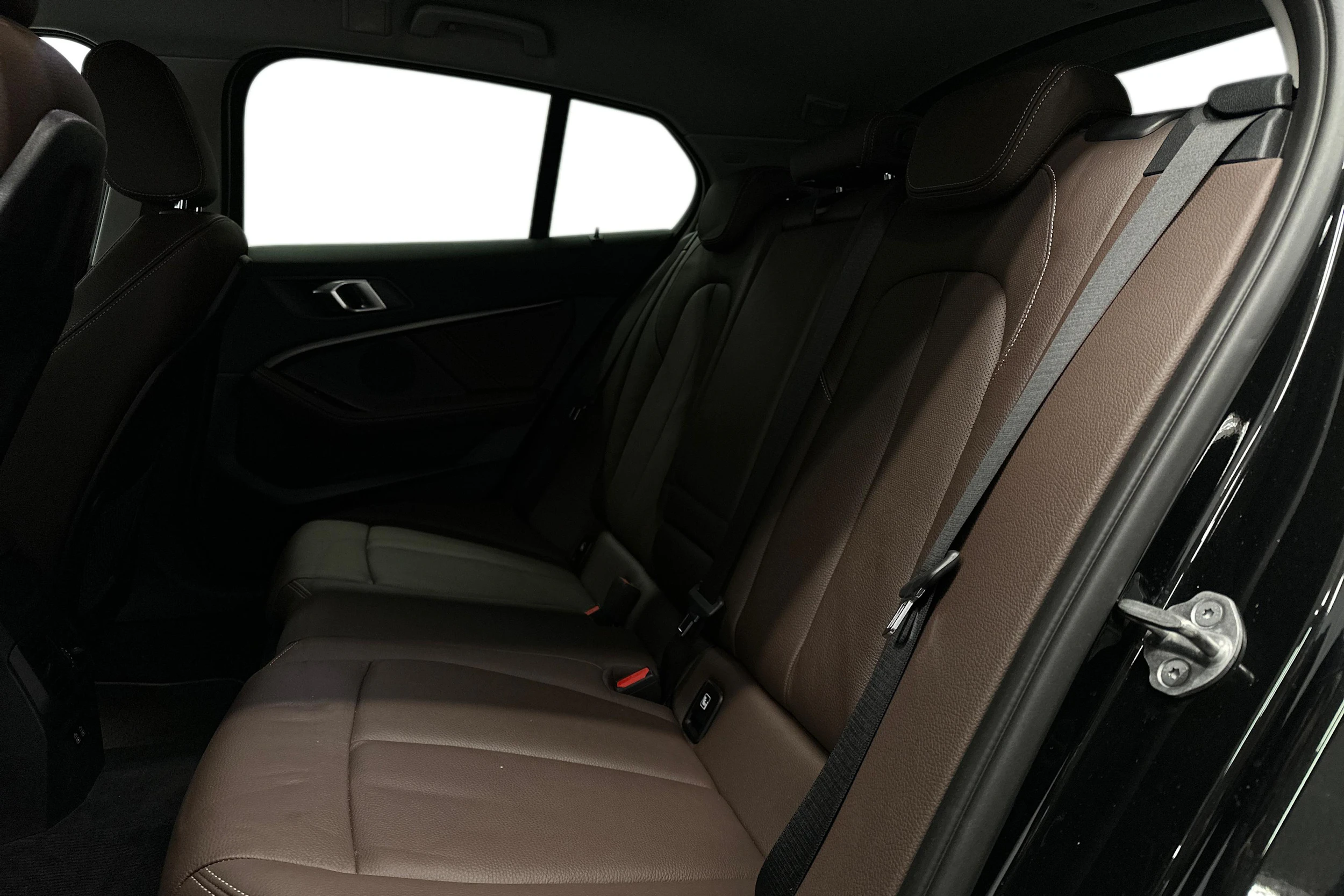 musta BMW 116 2022 kuva 11.