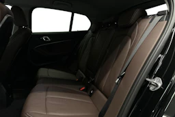 musta BMW 116 2022 kuva 11.