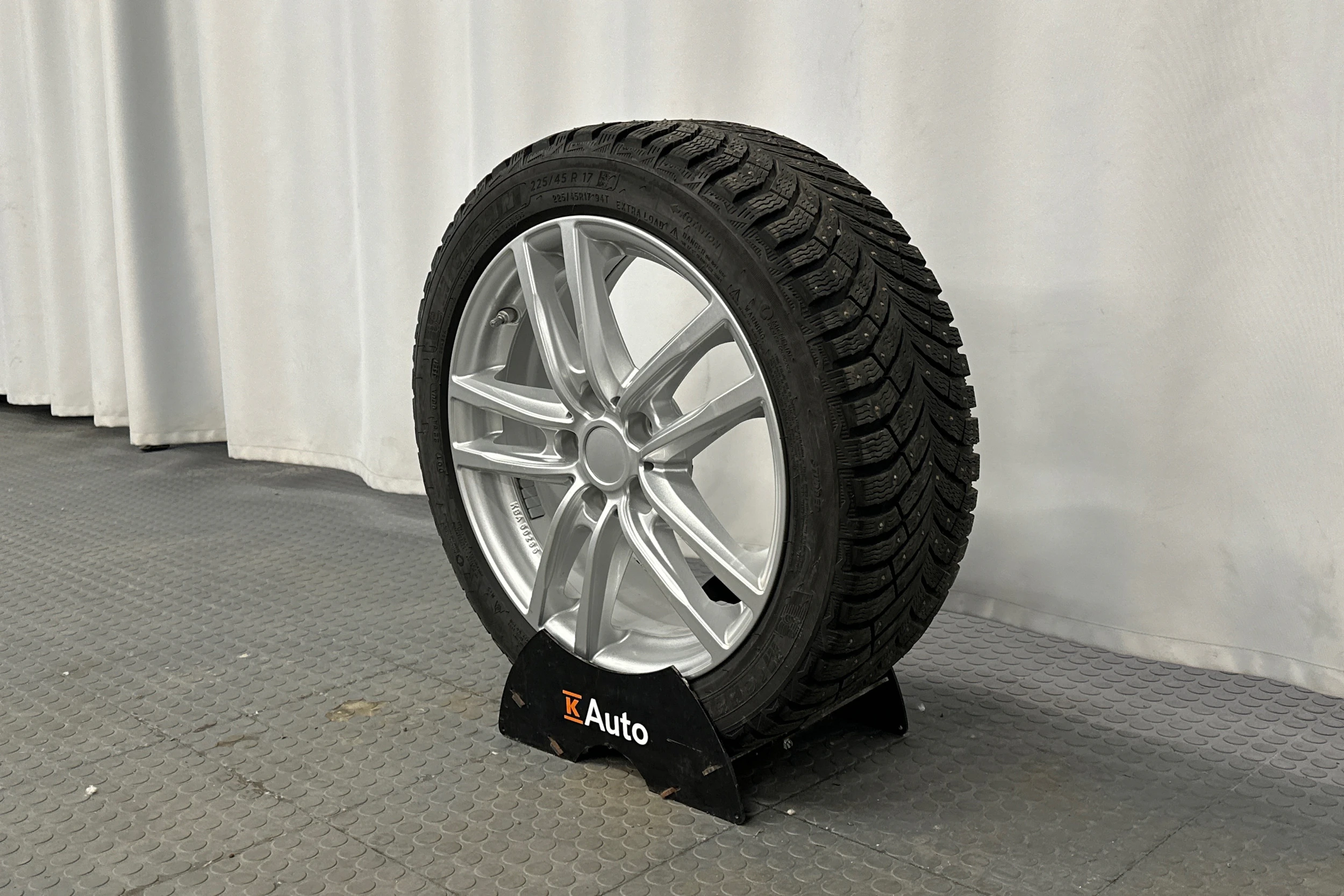musta BMW 116 2022 kuva 13.