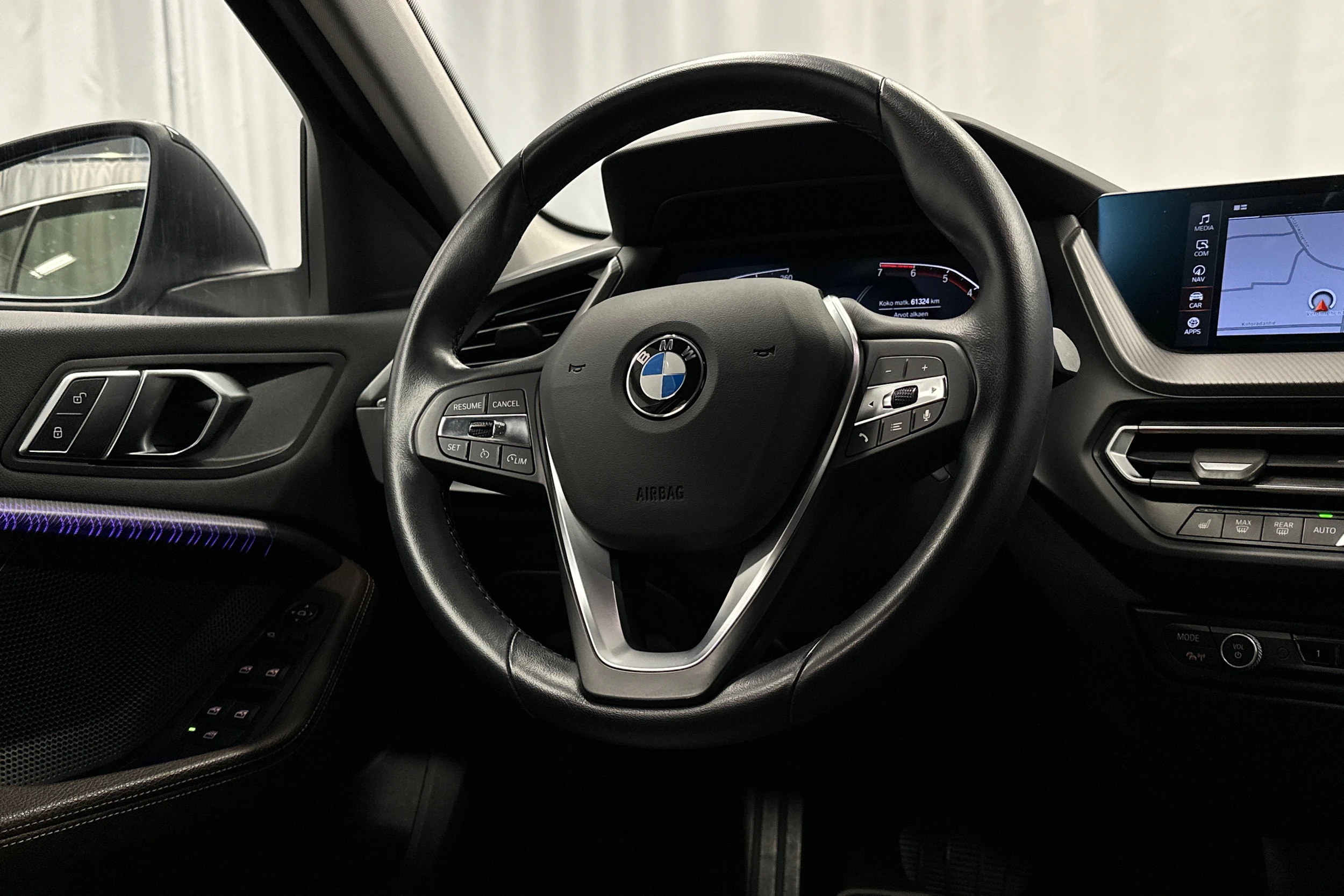 musta BMW 116 2022 kuva 18.