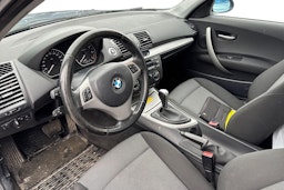 sininen BMW 118 2007 kuva 3.