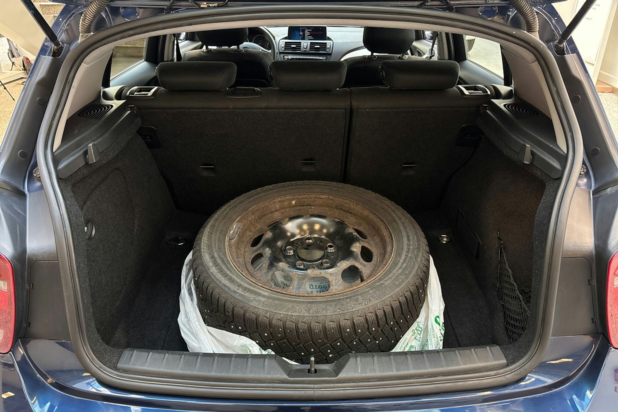 sininen BMW 118 2012 kuva 12.